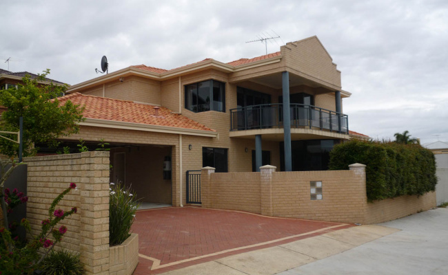Driveway parking on Livingstone Street in Beaconsfield Western Australia