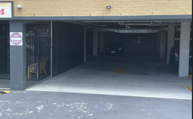Great parking space in Woolloongabba and only 4min walk to Buranda Train and 15min walk to Gabba