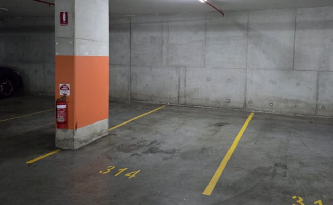 Secure Indoor Parking Space Close to Penrith Station