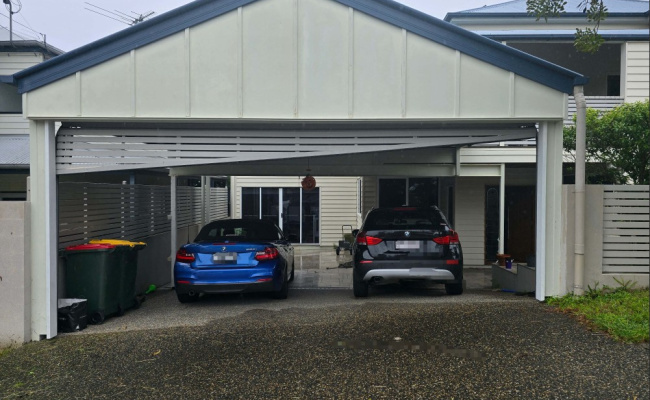 Milton - Driveway Parking Near Hospital
