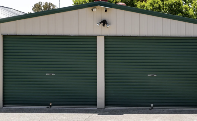 Lock up garage parking on Lyn Circuit in Jamisontown New South Wales