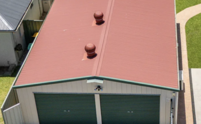 Storage Workshop Garage with Hoist 10x7m