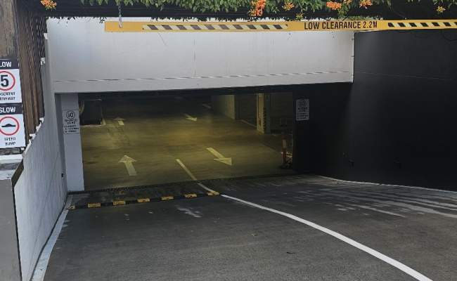 Indoor Parking in Northahore Hamilton