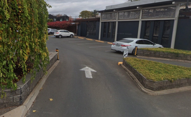 Unreserved Parking on Magill Rd