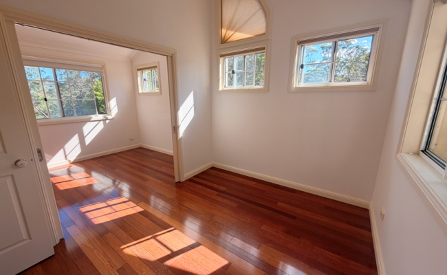 Excellent Storage and Garage in Beecroft