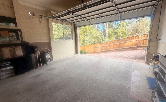 Excellent Storage and Garage in Beecroft