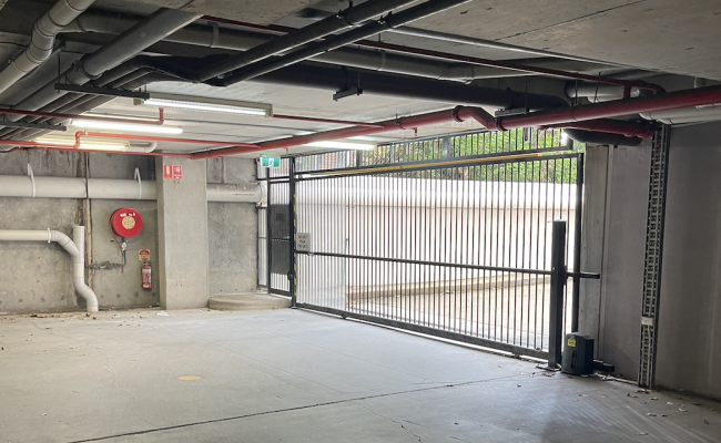 Secure Indoor Parking Space near South Bank and West End