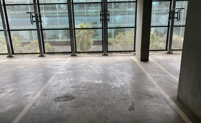 24/7 Indoor parking at Marmion Place, Dockland
