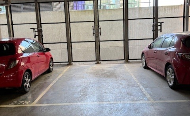 Secure Indoor Carparking Space in Docklands close to Public Transport/Tram stop/Marvel Stadium