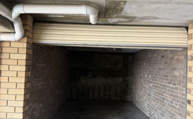 Big garage space near Bondi Beach