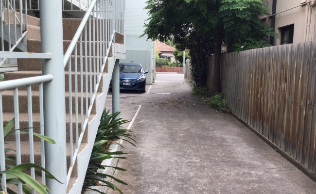 Located within a 2-3 minute walk to the Sandringham Line, Tram 67 and 623 Bus and Ripponlea Village.