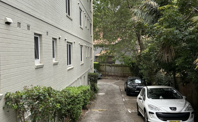 Kirribilli - Safe Easy Access Outdoor Parking Space close to CBD