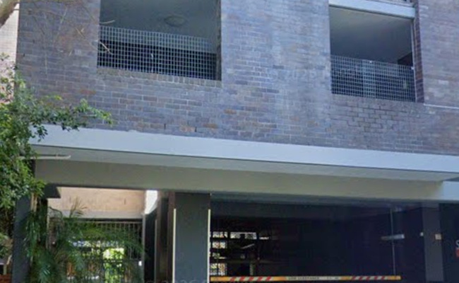 54 McEvoy X Botany Rd - Convenient and secure spot in the heart of Alexandria!