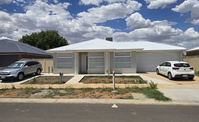 Double Garage available in Shepparton