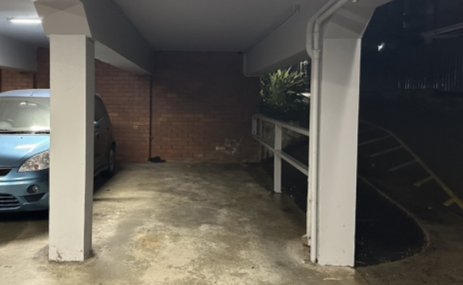 Undercover Compact Car Space /Neutral Bay (5 Min Walk to B-Line / 1 Stop to CBD)