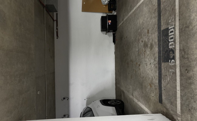 Indoor lot parking on Miles St in Southbank