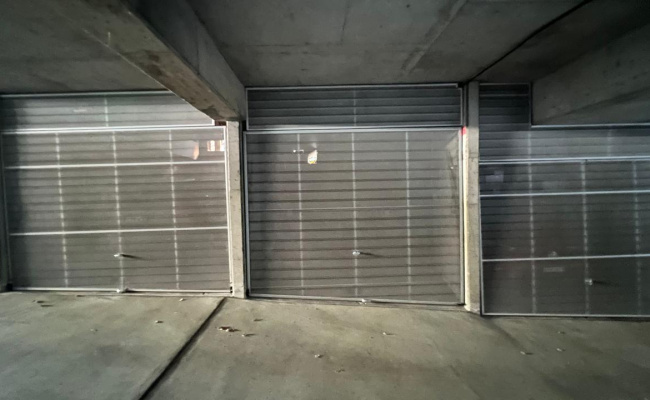 Locked up parking space 2 min to train station