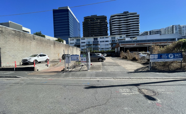 Outdoor lot parking on Morse Street in Newstead Queensland