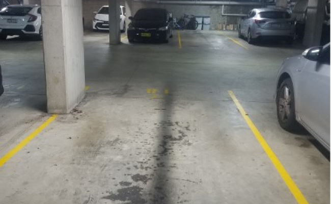 Secure parking space in Northmead