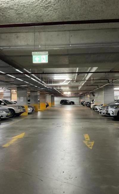 Great parking space near Meadowbank Ferry & Train station