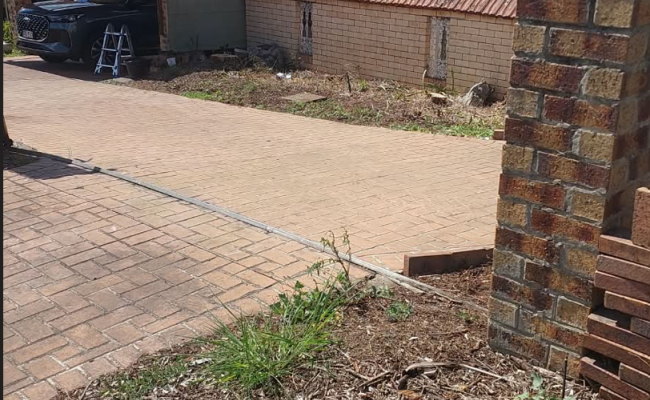 Driveway parking. 10 minutes walk to Garden city. Easy access to buses Spot #2