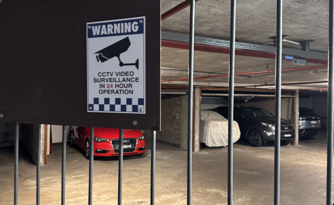 Great secure parking space in Elizabeth Bay walking distance to Kings Cross station