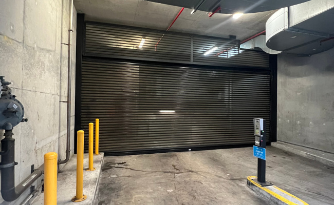 Spacious Car Park Near CBD