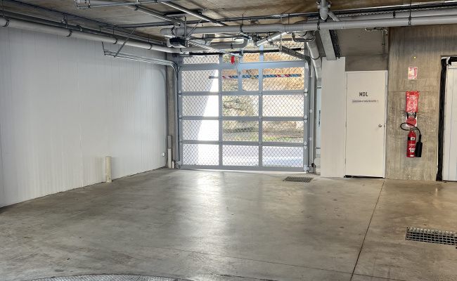 Secure undercover space 5 mins from Manly Wharf