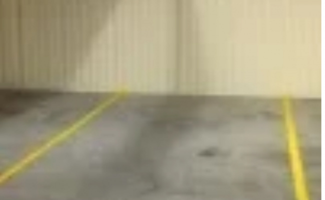 Excellent located car Parkin Space near station available now.