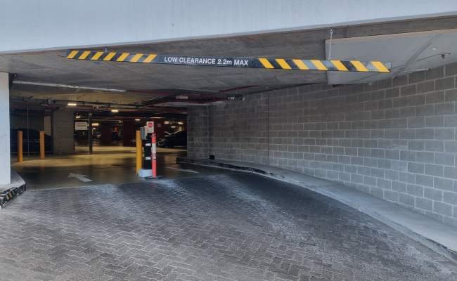Secure parking space near train station and airport