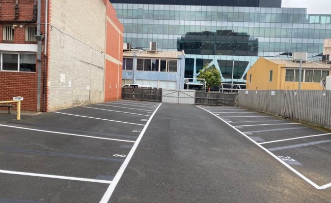 Parking in Geelong for rent (Bay 5)