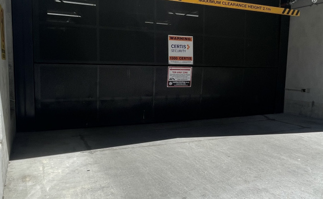 Great parking space near St Kilda road