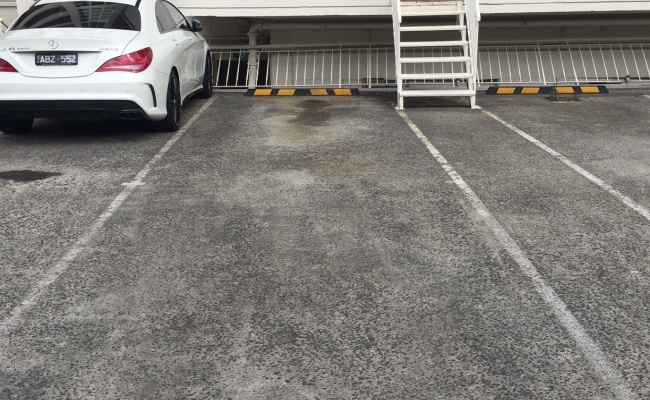 Melbourne - Secure Outdoor Parking near Alfred Hospital and Tennis World