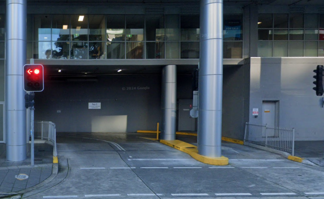 Secured parking space 3-min from Burwood station
