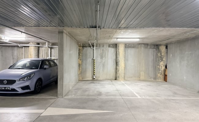 Carlton - Secure Undercover Basement Parking - Near Melbourne Uni & Carlton Gardens