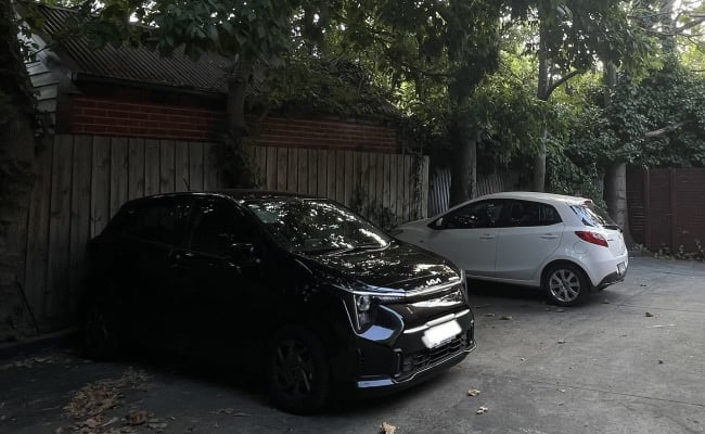 St Kilda / Windsor - opposite St Michaels Grammar School - shaded off-street concrete car space