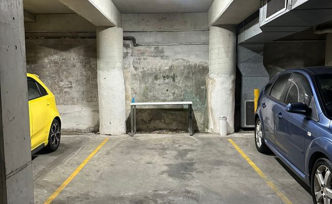 Great Parking space next to Redfern Station