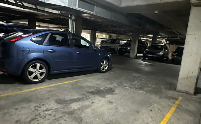 Great Parking space next to Redfern Station