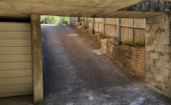 Lock-up Garage only minutes away from Train Station.