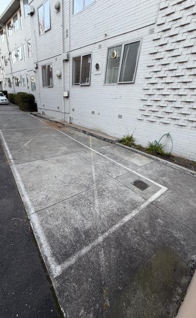 Large Outdoor Parking Space in Hawthorn