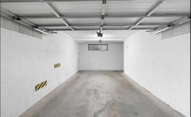 Lock up garage parking on Riverview Parade in Surfers Paradise Queensland