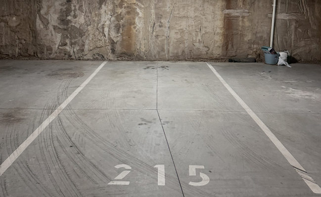 Indoor Secure Parking Close to Airport