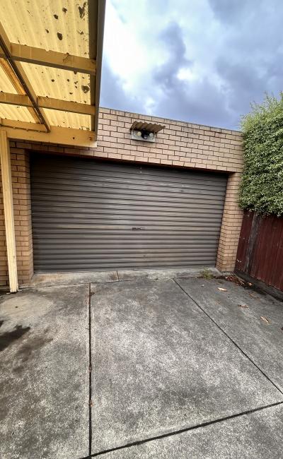 Lock up garage parking on Saint Vigeons Road in Reservoir Victoria