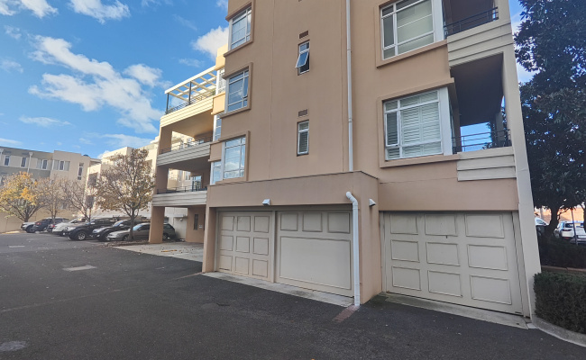 Port Melbourne - Private Gated Car Space Available