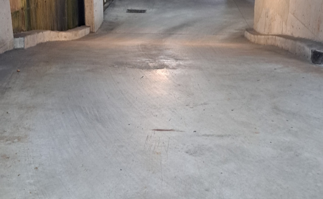Undercover parking space is located in Maroubra Beach