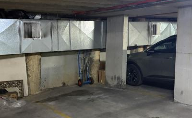 Secure Car Space Near Moonee Ponds Station