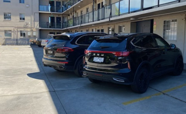 East Melbourne - Secure Outdoor Parking - WORK DAYS (6am-6pm)