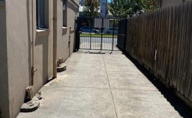 East Melbourne - Secure Outdoor Parking - WORK DAYS (6am-6pm)