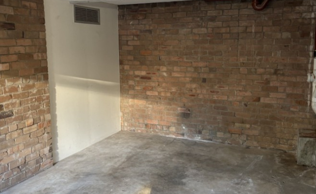 Great locked up space - Close to Bondi Beach