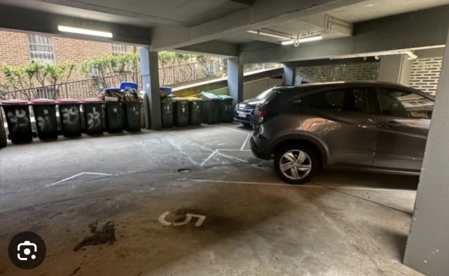 Secured parking Bondi Beach - 1min to Iceberg